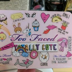 Too faced totaly cute eyeshadow palette